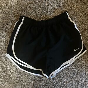 Nike Tempo
Women's Brief-Lined Running Shorts